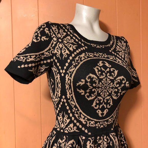 Romeo + Juliet Couture Damask Sweater Dress, XS - Picture 7 of 11